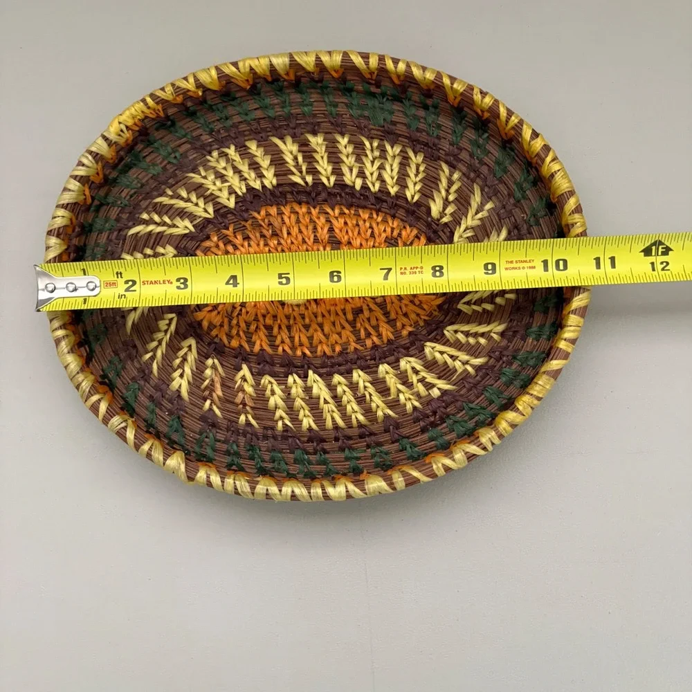 N/A handcrafted oval